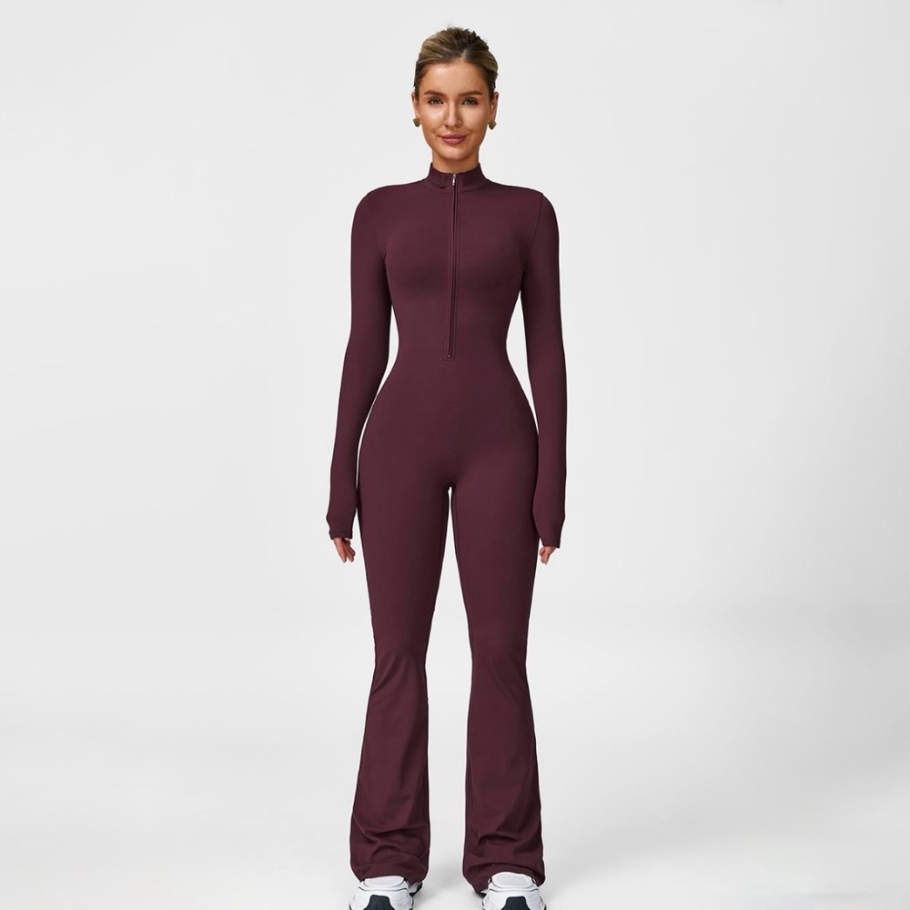 Zippered Long-Sleeve Sports Jumpsuit for Yoga or Workouts - Large